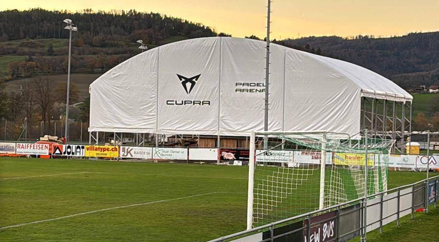 TERRAIN DE PADEL - COURTETELLE